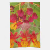 Schöne, farbenfrohe Blüte mit Milkweed Art Printin Handtuch (Vertikal)