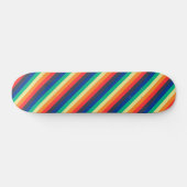 Schöne farbenfrohe Diagonalstreifen Skateboard (Horizontal)