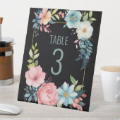 Schöne farbenfrohe Hochzeit der Flora Sockelschild (In Situ)