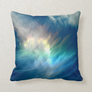 Schöne farbenfrohe Sonneneinstrahlung wirkt Wolke Kissen