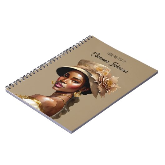 Schöne Farbweibchen in Vintagem Hut Notizblock (Linke Seite)