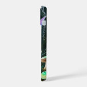 Schöne Fee in einem verzauberten Pilzwald iPhone 15 Hülle (Linke Seite)