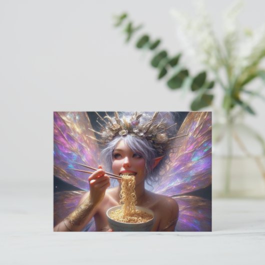 Schöne Fee isst Nudeln Postkarte (Stehend Vorderseite)