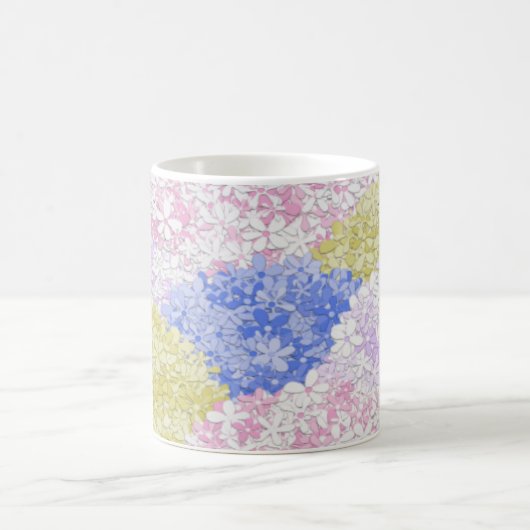Schöne Felder von Hydrangeas Kaffeetasse (Mittel)