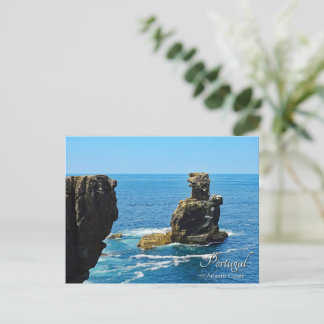Schöne Felsen an der Atlantikküste Portugals Postkarte