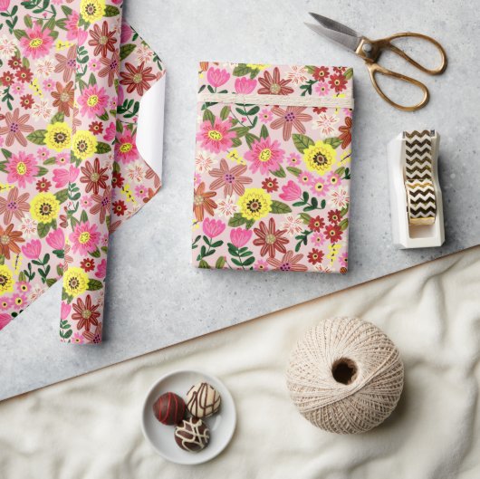 Schöne florale Frühlingsblumen rosa Geschenkpapier (Kunsthandwerk)