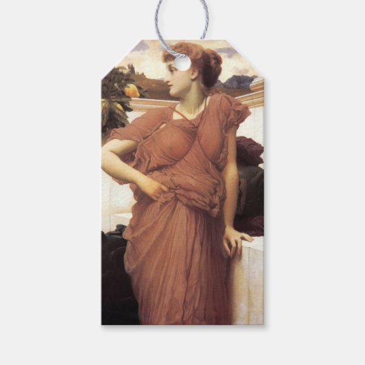 Schöne Frau am Springbrunnen Geschenkanhänger (Vorderseite)