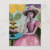 Schöne Frau an dem Cupcake-Tisch Postkarte (Vorderseite)