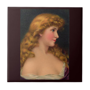 Schöne Frau aus dem 19. Jahrhundert mit langen Haa Fliese