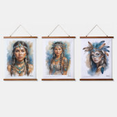 Schöne Frau Boho Native American mit Schmuck Wandteppich Mit Holzrahmen (Dreifach)