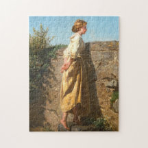 Schöne Frau mit Blick auf die Mauer (Vintag)