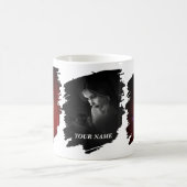 Schöne Frau mit einer Rose Kaffeetasse (Mittel)
