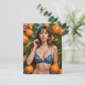 Schöne Frau mit Orangen Postkarte (Stehend Vorderseite)