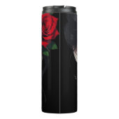 Schöne Frau mit roter Rose Thermosbecher (Rückseite)