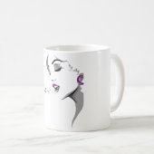 Schöne Frau singt Kaffeetasse (VorderseiteRechts)