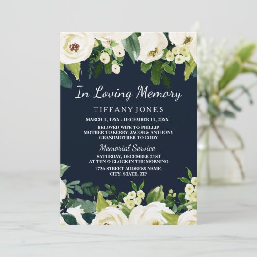 Schöne Frauen in liebenswertem Gedächtnisdienst Einladung (Stehend Vorderseite)