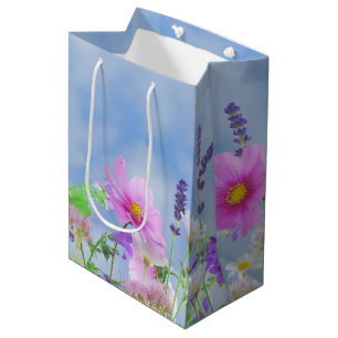 Schöne Frühlingswildblumen Mittlere Geschenktüte