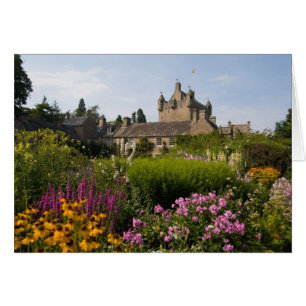 Schöne Gärten und berühmtes Schloss in