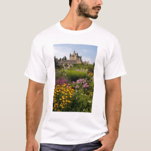 Schöne Gärten und berühmtes Schloss in Schottla T-Shirt