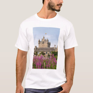 Schöne Gärten und berühmtes Schloss in Schottla T-Shirt