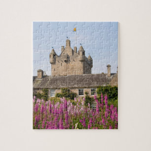 Schöne Gärten und berühmtes Schloss in Schottland  Puzzle
