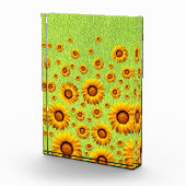 Schöne gelbe Blumen auf abstraktem Grün Fotoblock (Rechts)