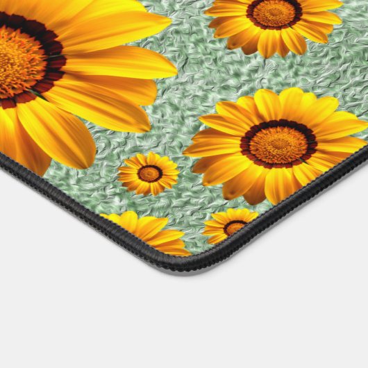 Schöne gelbe Blumen auf dunklem Kalkgrün Schreibtischunterlage (Ecke)