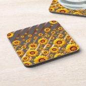 Schöne gelbe Blumen auf grauen, braunen Streifen Getränkeuntersetzer (Linke Seite)