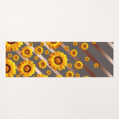 Schöne gelbe Blumen auf grauen, braunen Streifen Yogamatte (Vorderseite (Horizontal))