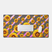 Schöne gelbe Blumen auf grauen, rosa Streifen Schreibtischunterlage (Tastatur & Maus)