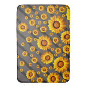 Schöne gelbe Blumen auf grauen, schwarzen Streifen Badematte (Vorderseite Vertikal)