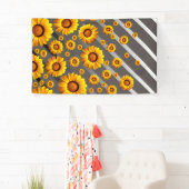 Schöne gelbe Blumen auf grauen, silbernen Streifen Banner (Insitu)