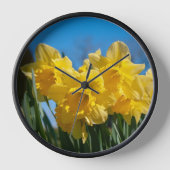 Schöne gelbe Kleidung im Frühling Uhr (Vorderseite)