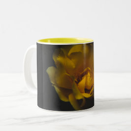 Schöne gelbe Rose Zweifarbige Tasse