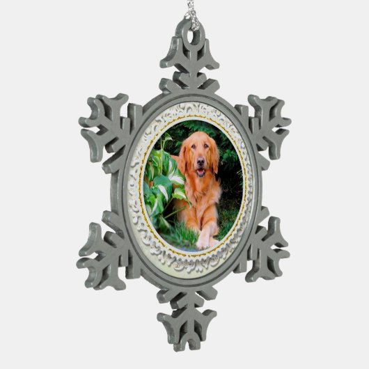 Schöne Golden Retriever Weihnachtsschnee Schneeflocken Zinn-Ornament (Links)
