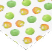 Schöne grüne Äpfel auf weißem Tablett Tischdecke (Schrägansicht)