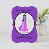 Schöne Halloween-Hexe auf Schwarz & Lila Einladung (Stehend Vorderseite)