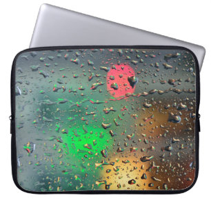 Schöne helle Lichter im Regen Laptopschutzhülle
