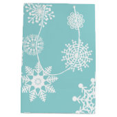 schöne hellgrüne Schneeflocken Mittlere Geschenktüte (Rückseite)