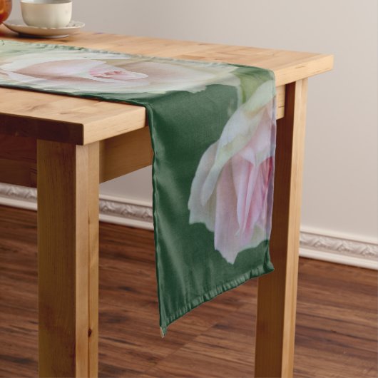 Schöne hellrosa Rose Kurzer Tischläufer (Beispiel)