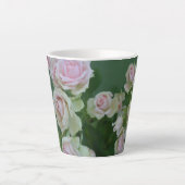 Schöne hellrosa Rose Milchtasse (Vorderseite)