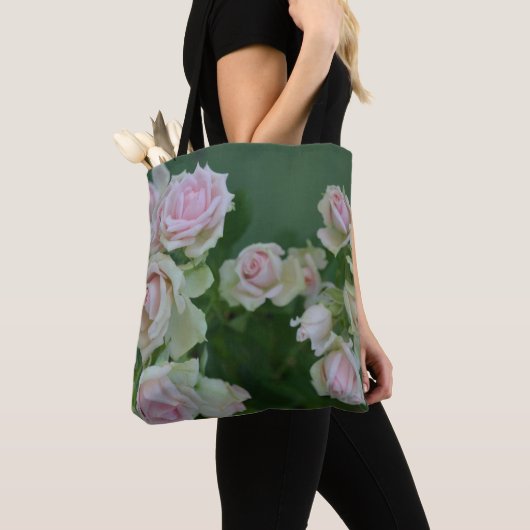 Schöne hellrosa Rose Tasche (Von Nahem)