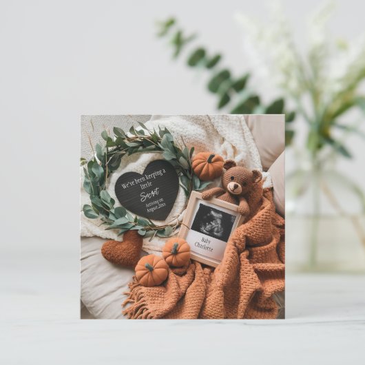 Schöne Herbstschwangerschaftsankündigung Einladung (Stehend Vorderseite)