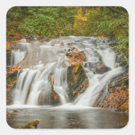 Schöne Herzöge Bach Wasserfall in N. Georgia Quadratischer Aufkleber