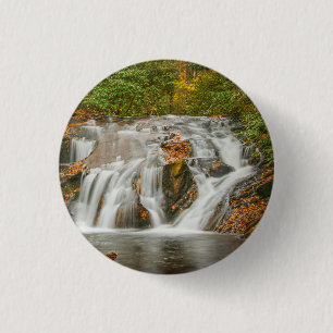 Schöne Herzöge Bach Wasserfall in N. Georgien Button