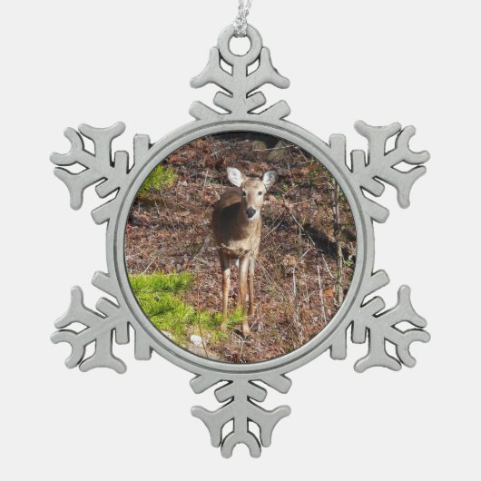 Schöne Hirsche in der Waldnaturfotografie Schneeflocken Zinn-Ornament (Vorderseite)