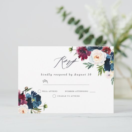 Schöne Hochzeit der Marine Burgundy Red Blush Flor RSVP Karte (Stehend Vorderseite)