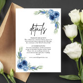 Schöne Hochzeitsdetails von Dusty Blue Floral Begleitkarte