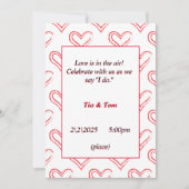 Schöne Hochzeitseinladung mit roten Herzen Einladung (Vorderseite)