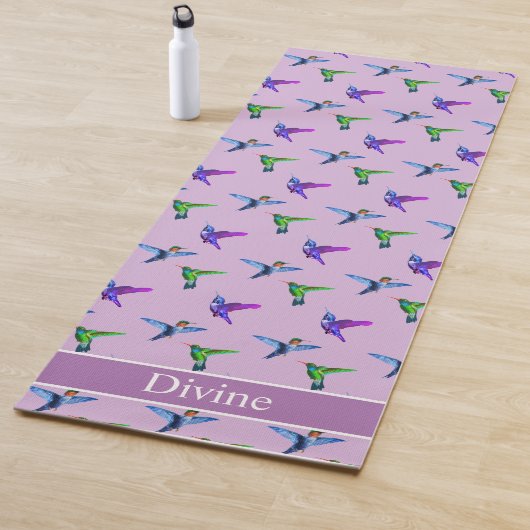 Schöne Hummingbirds auf Violet Yogamatte (Beispiel)